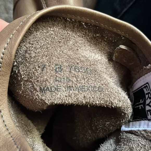 Frye engineer boots 7.5 women’s - Picture 7 of 7